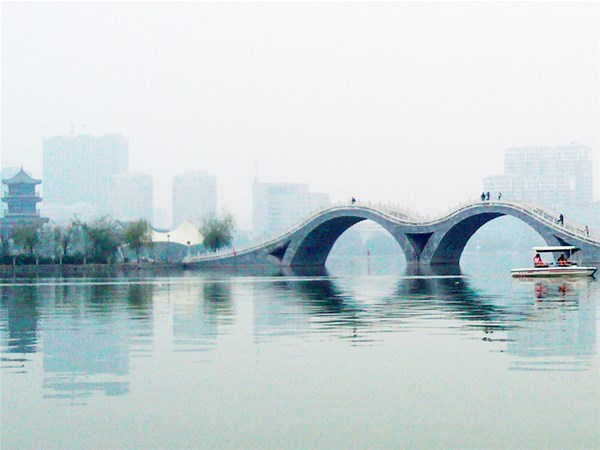 上車(chē)，帶你游玩帶你飛